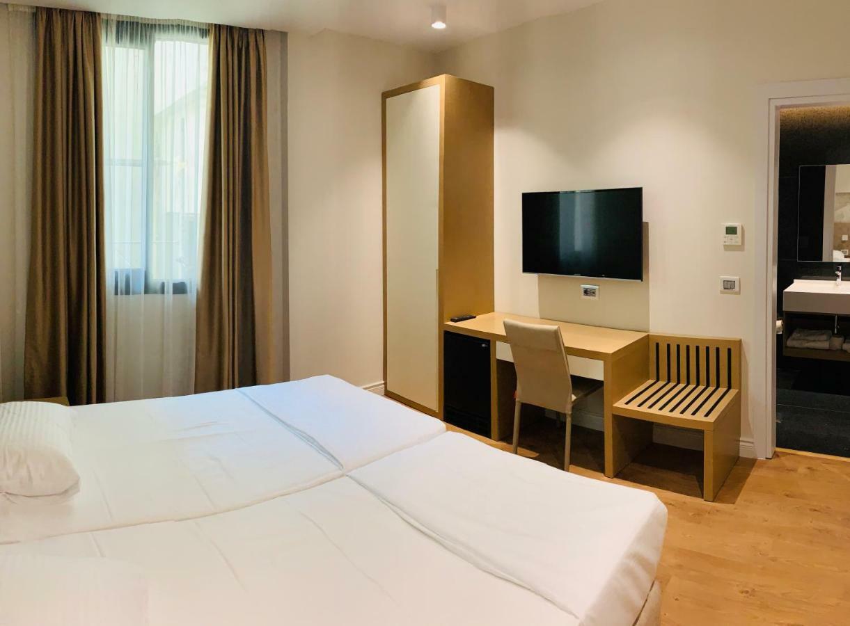 Marina Premium Hotel & Apartment Vlore Ngoại thất bức ảnh